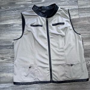 Moda women’s light gray vegan inspired leather sleeveless vest jacket XXL